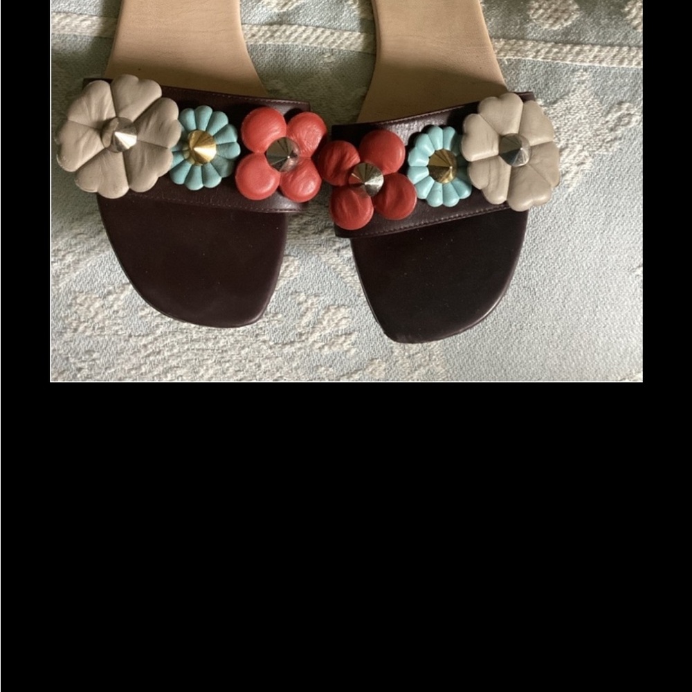 ✅Authentic FENDI FLOWERLAND  Puffy leather Sandals Size 8 1/2 Gorgeous Colors!🌺 - Picture 14 of 15